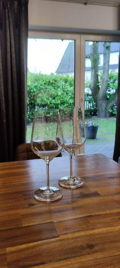 Apartment 1 Mit Terrasse Und Pkw-Stellplatz Leverkusen Eksteriør billede
