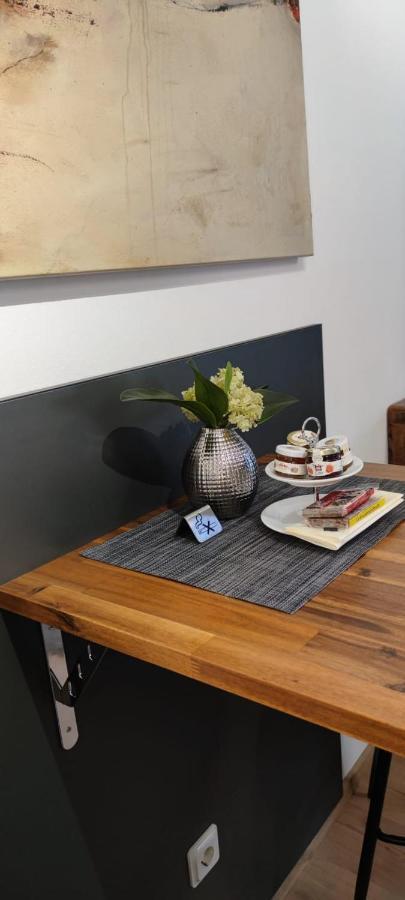 Apartment 1 Mit Terrasse Und Pkw-Stellplatz Leverkusen Eksteriør billede