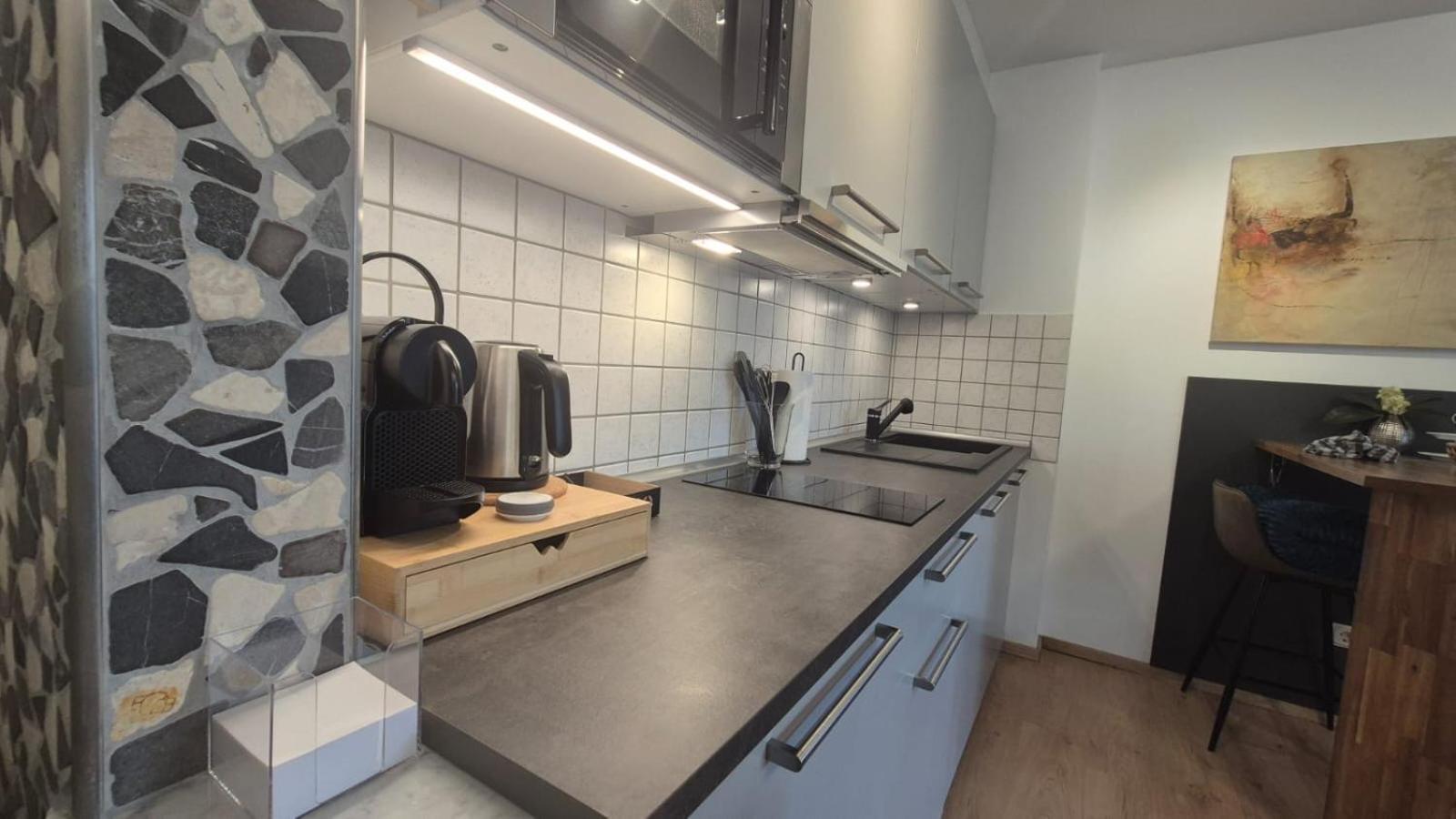 Apartment 1 Mit Terrasse Und Pkw-Stellplatz Leverkusen Eksteriør billede