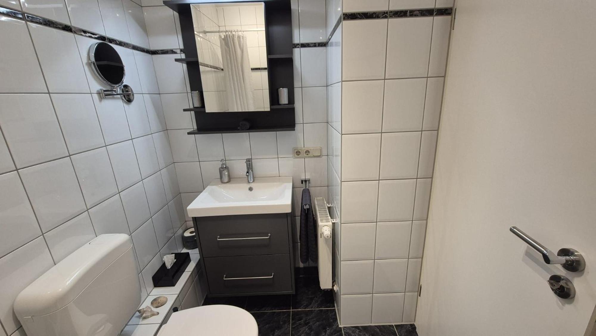 Apartment 1 Mit Terrasse Und Pkw-Stellplatz Leverkusen Eksteriør billede